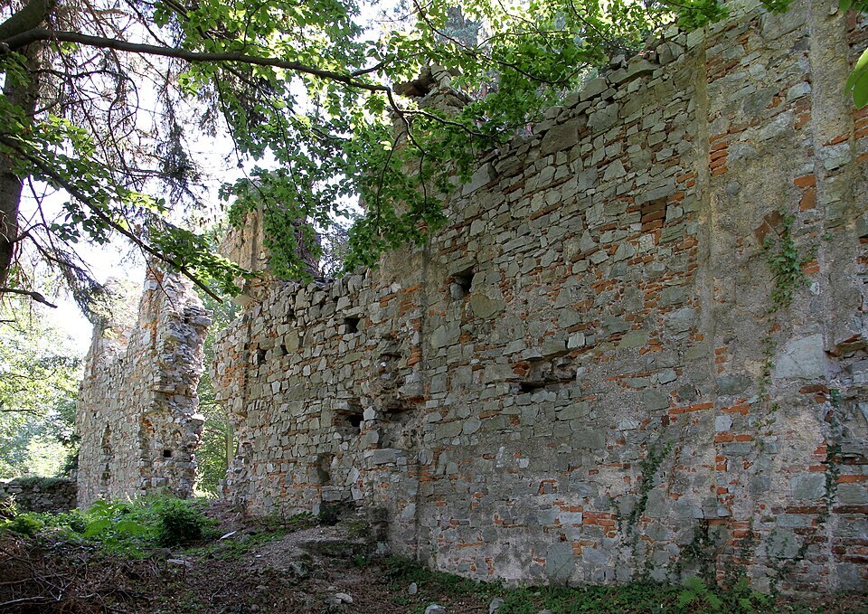 Der "letzte Rest" des ehemaligen Kamaldulenserklosters in Landsee, ein Ortsteil der burgenländischen Marktgemeinde Markt Sankt Martin.