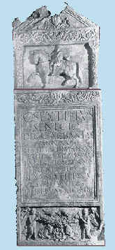 Das Grab eines Decurios. Zwischen Walbersdorf und Pöttelsdorf, im Bereich des Friedhofes, befand sich eine villa rustica, eine Ansiedlung römischer Veteranen.